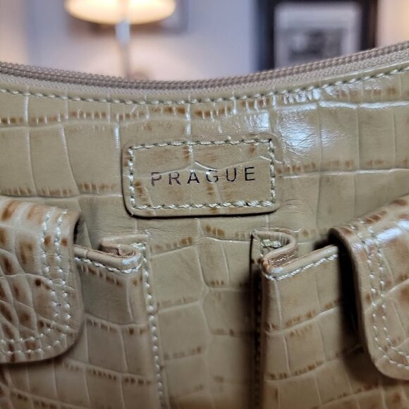 Prague Alligator Style Tan Leather Purse - Picture 3 of 9